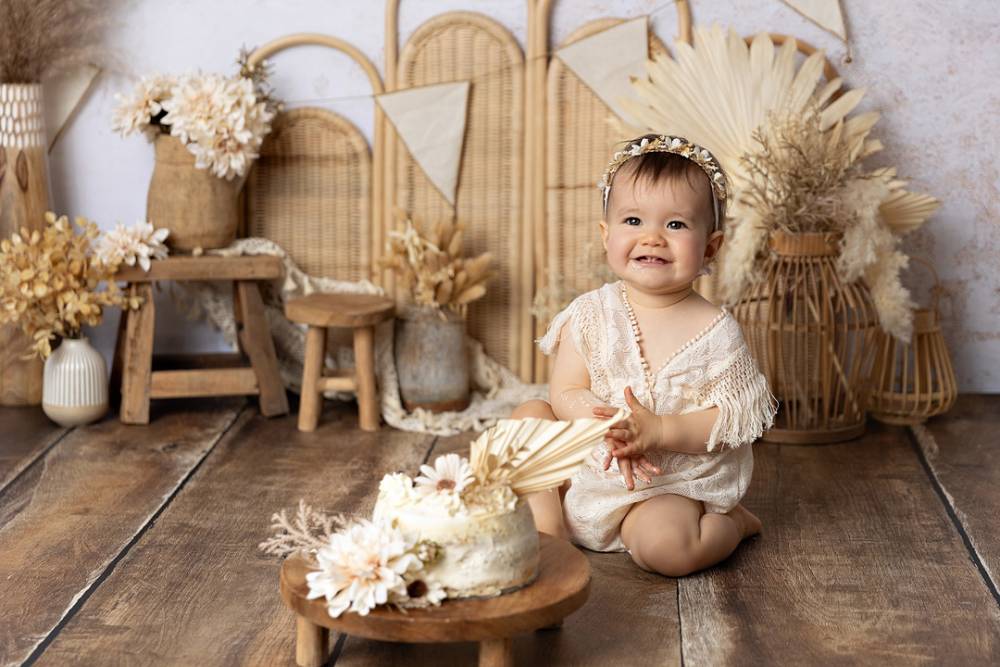 seance-photo-anniversaire-smash-cake-boheme-rotin